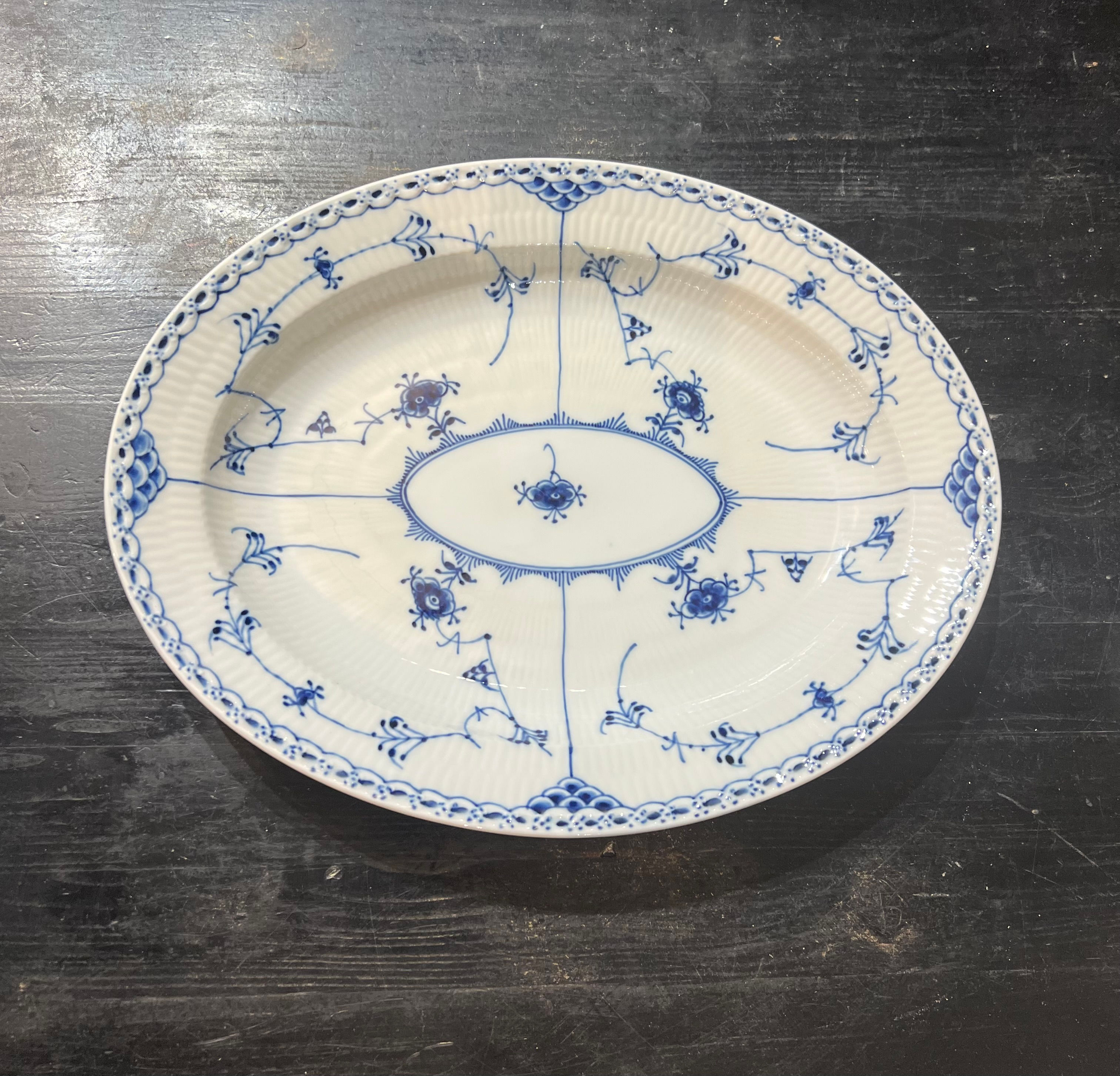 Nr: 1/533 - Fad - Halvblonde Royal Copenhagen RC