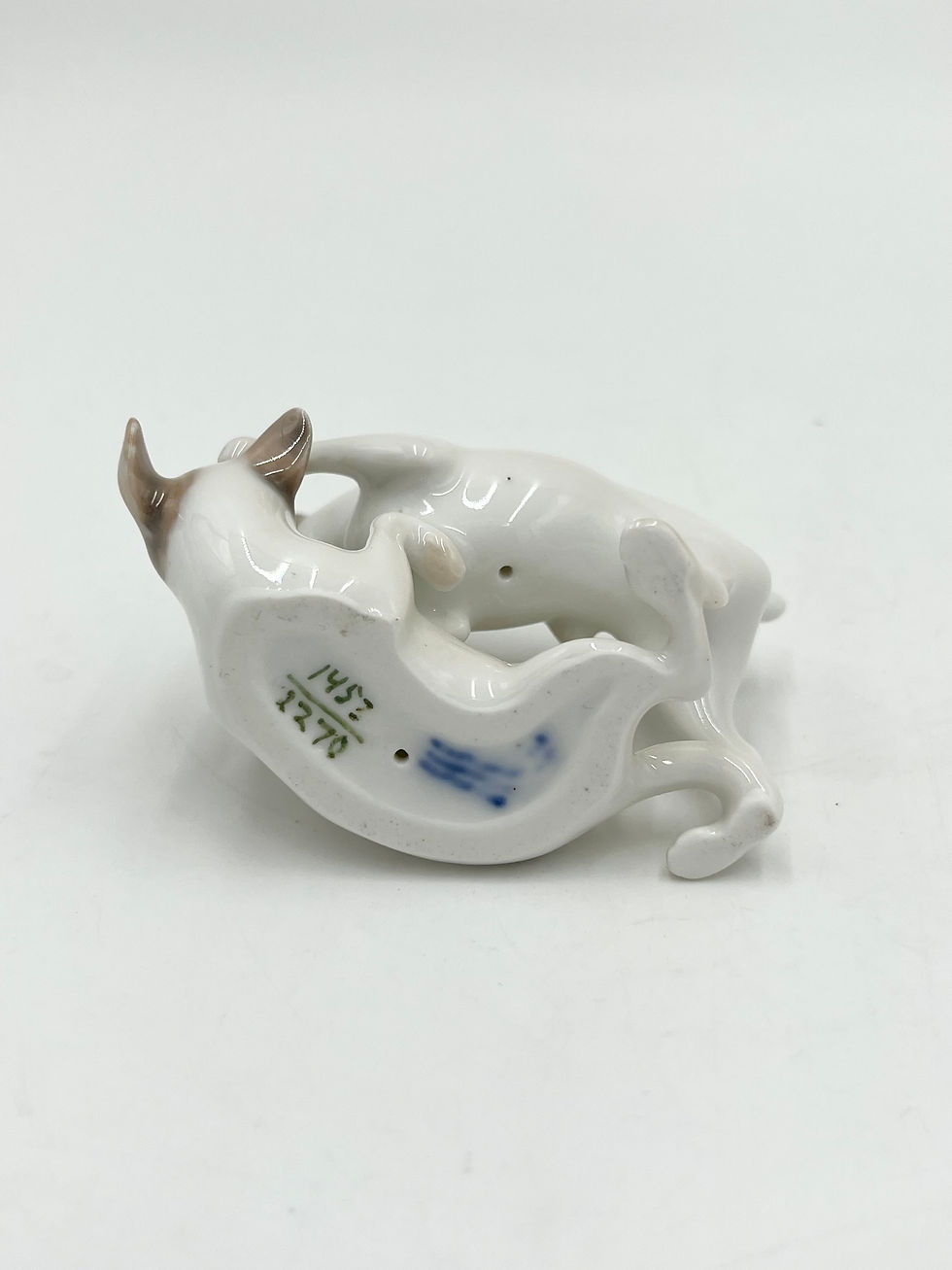 Miniaturebillede: Nr: 1452/2270 - Sjælden Legende hvalpe - Royal Copenhagen RC