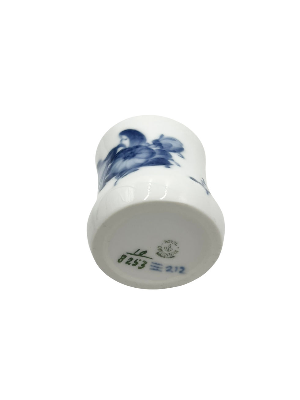 Miniaturebillede: Nr: 10/8253 - Lille vase - Blå Blomst Flettet Royal Copenhagen RC