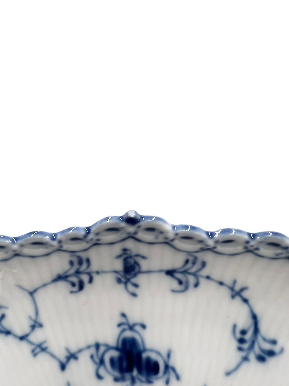 Thumbnail: Nr: 1/613 - Oval asiet - Halvblonde Royal Copenhagen RC