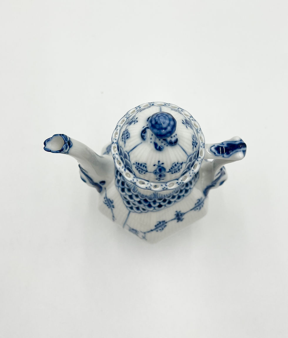 Miniaturebillede: Nr: 1/1030 - Lille kaffekande - Helblonde Royal Copenhagen RC