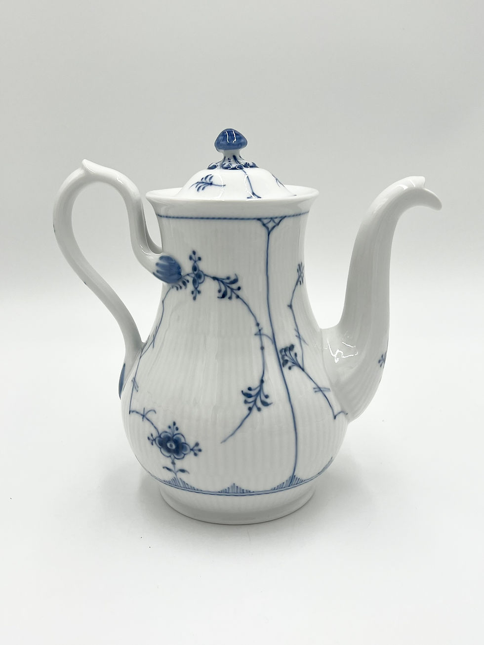 Nr: 1/2147 - Sjælden kande - Musselmalet Royal Copenhagen RC