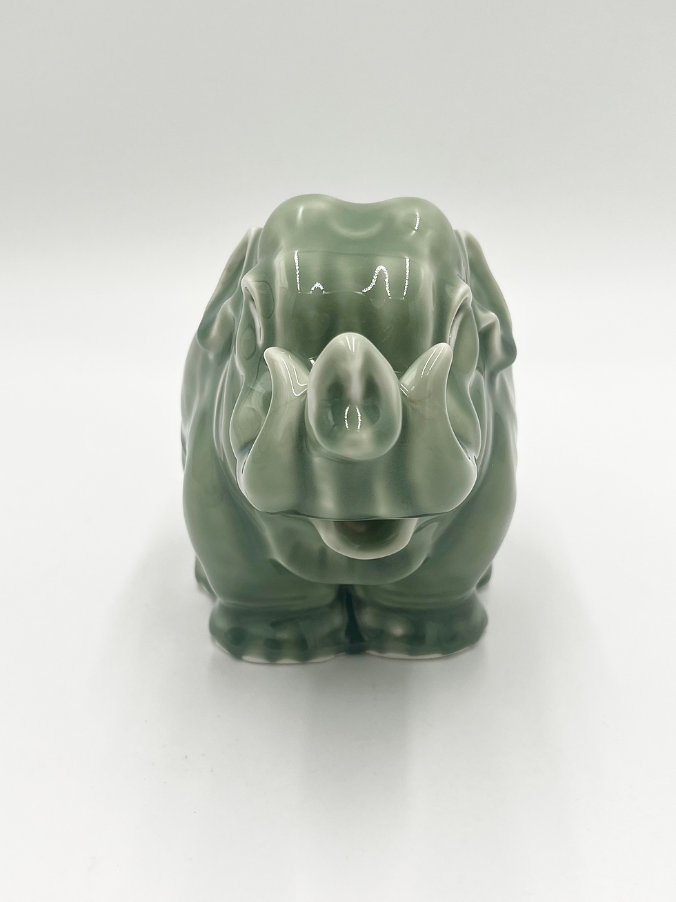 Miniaturebillede: Nr: 20138 - Elefant Unge Celadon glasur - Royal Copenhagen RC