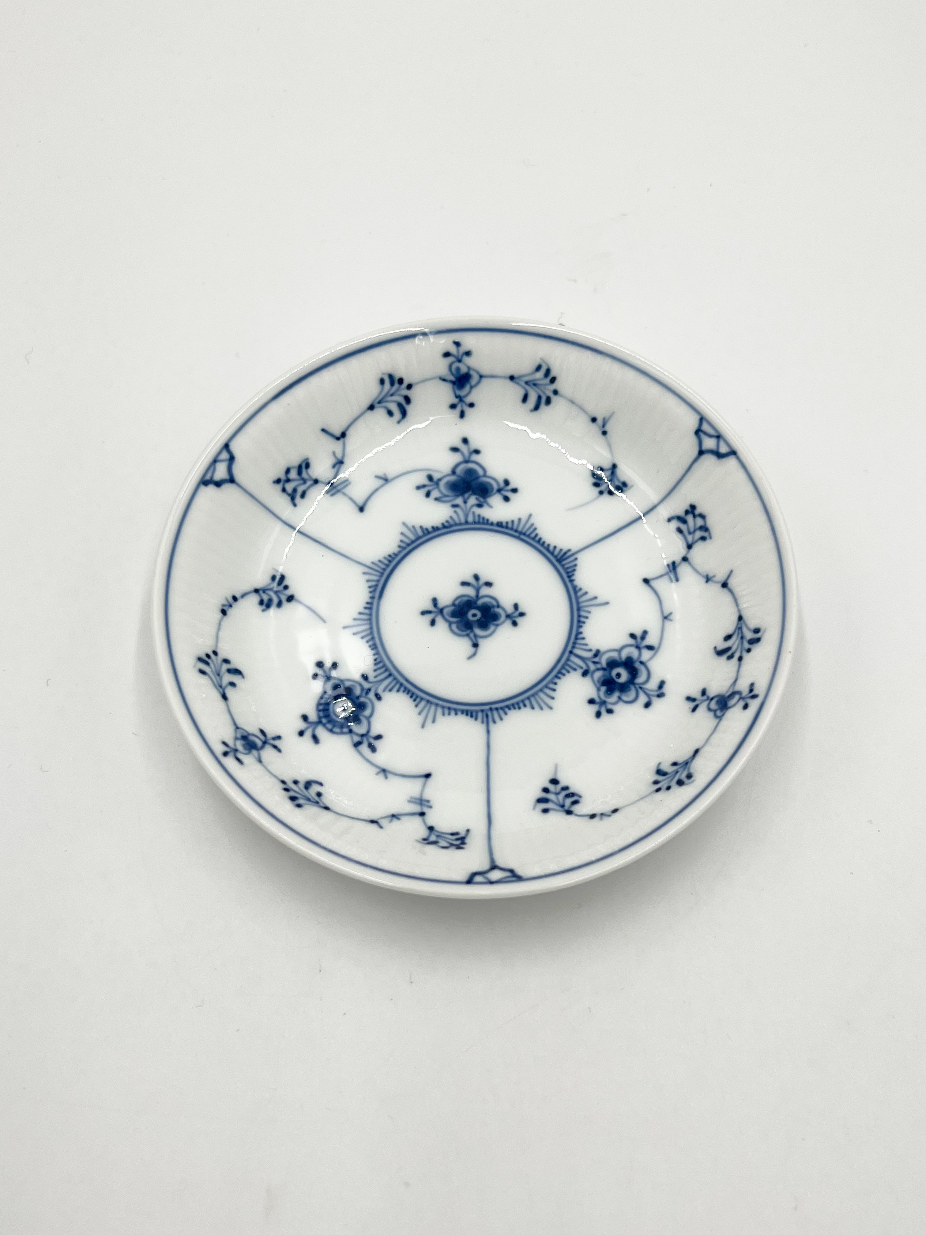 Nr: 1/84-2006 - Rund skål - Musselmalet Royal Copenhagen RC