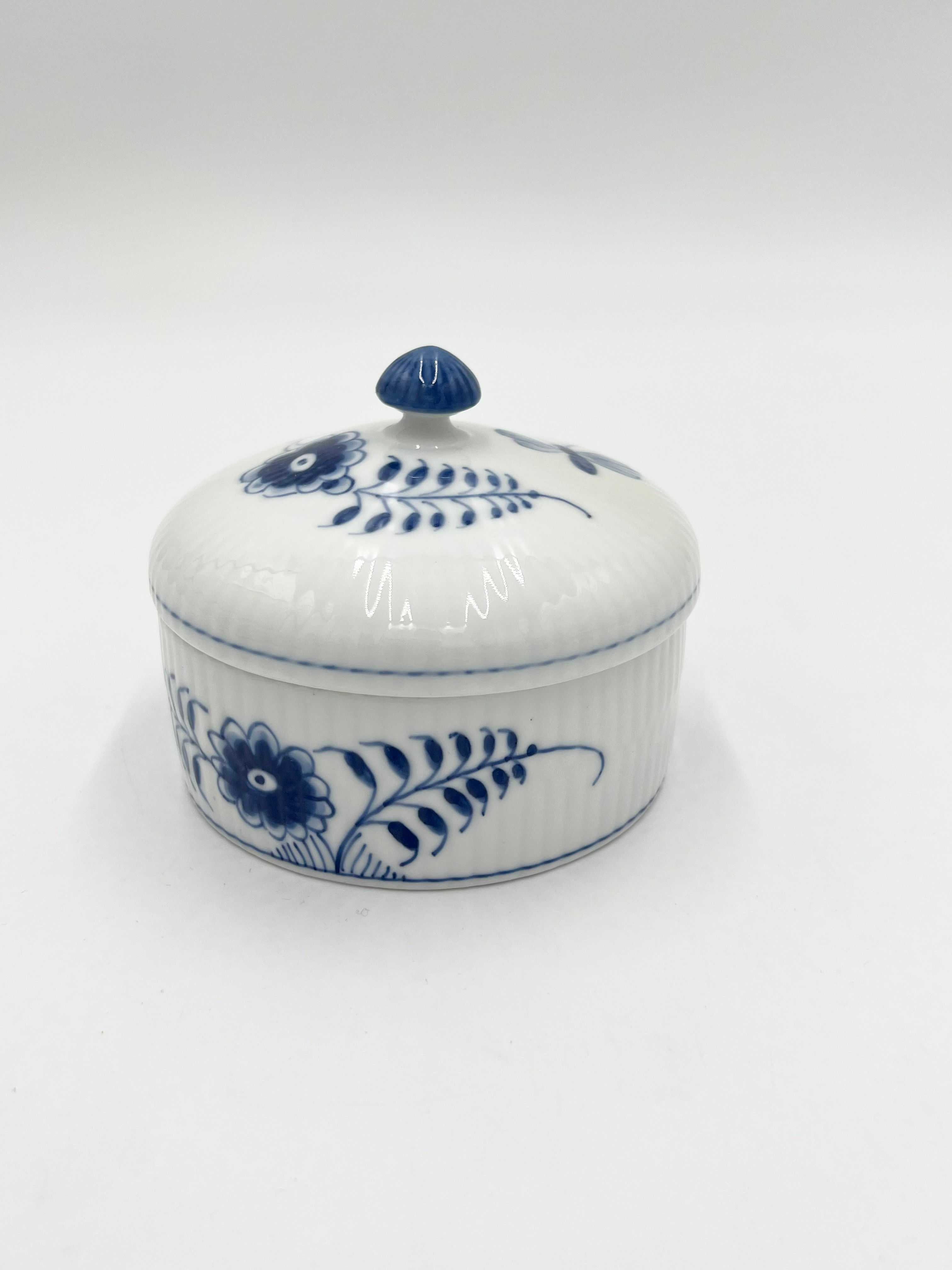 Bonbonniere med sommerfugl - Royal Copenhagen - RC