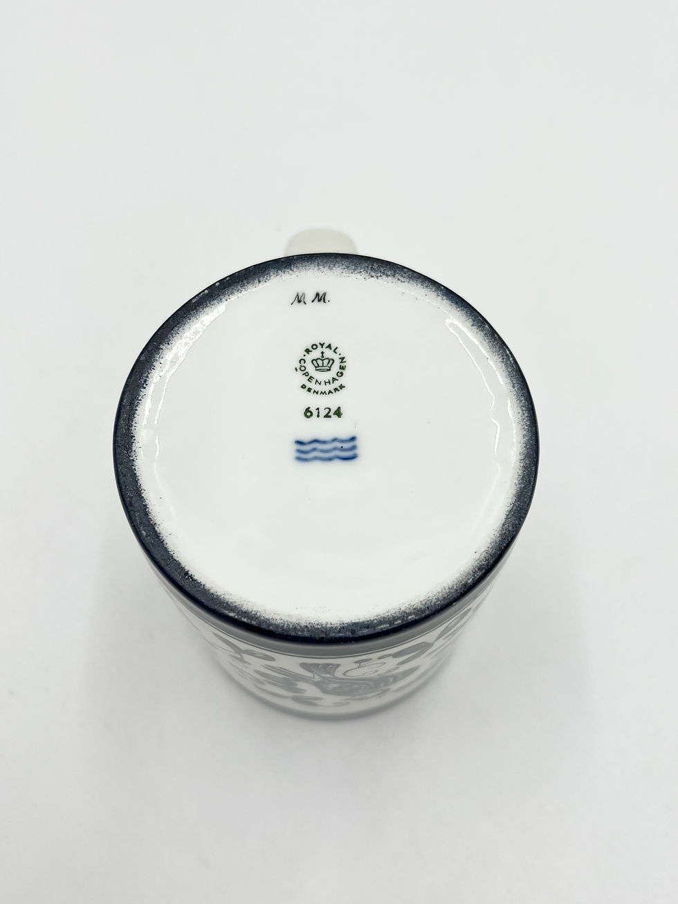 Miniaturebillede: Nr: 6124 - Krus af kraftig porcelæn - Royal Copenhagen - RC