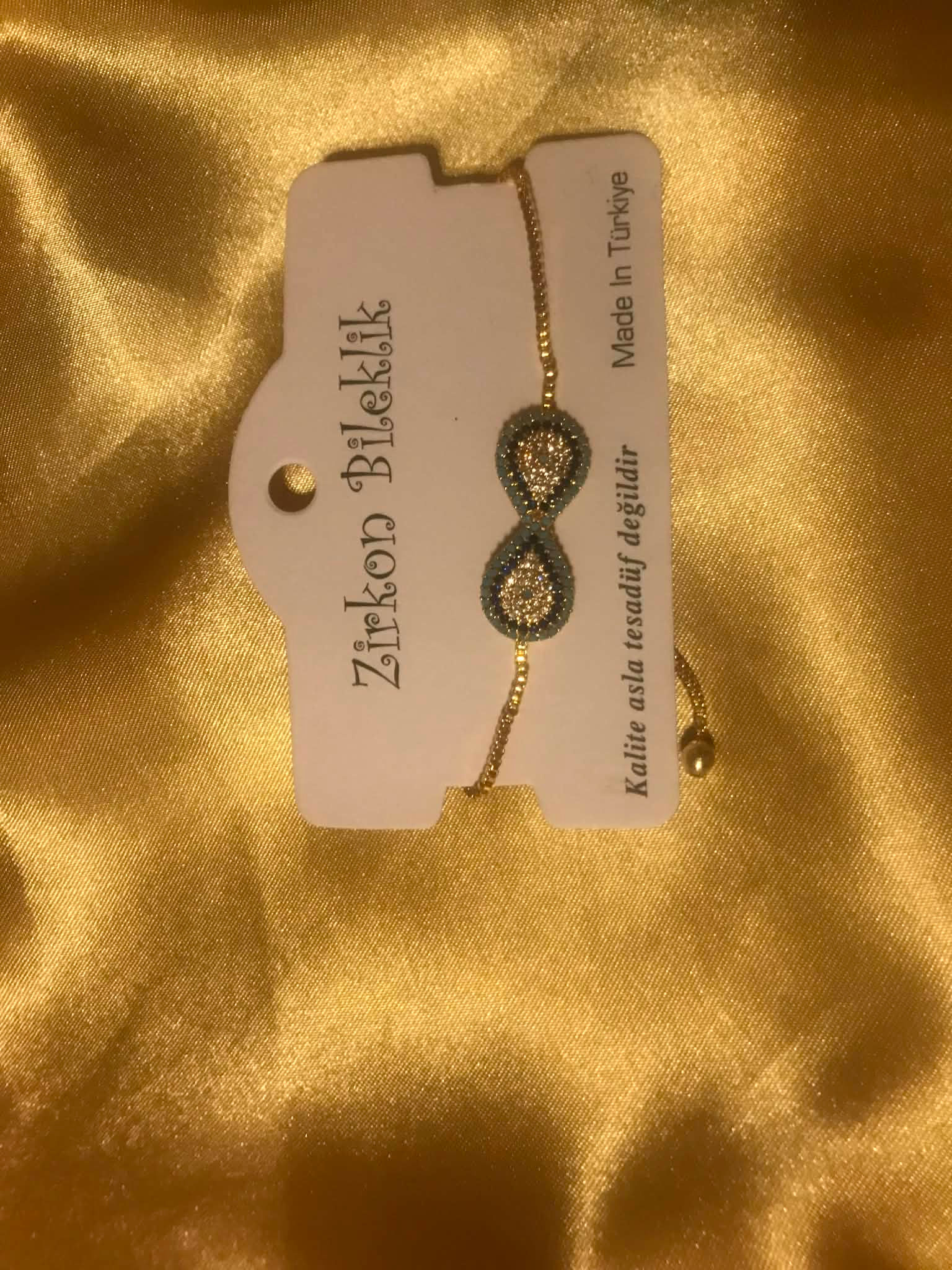 "Végtelen Virág" Karkötő – Csúszózáras, Köves Medállal