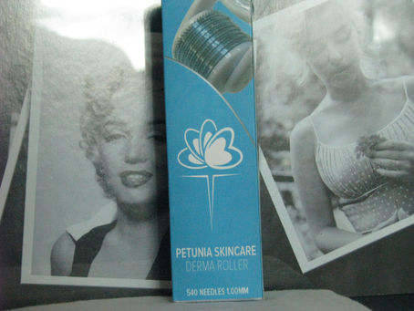 Petunia Skincare 1.0mm Derma Roller