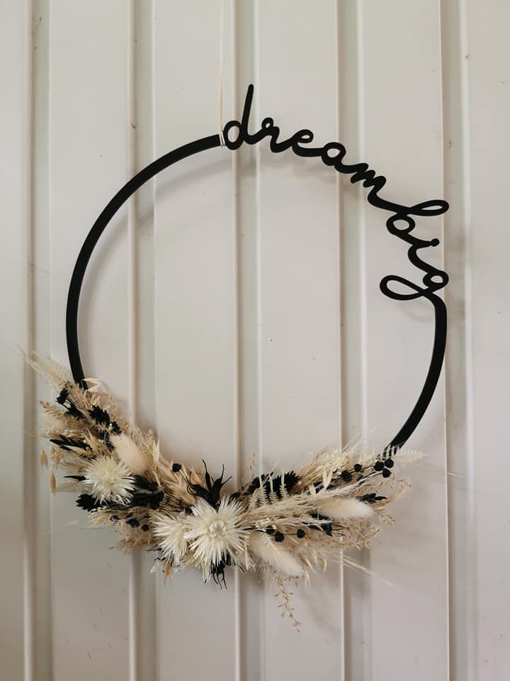 Miniaturbild: Holzkranz "dream big" dekoriert