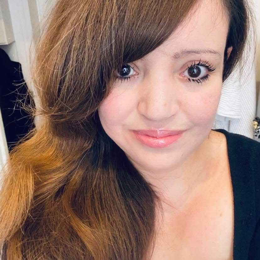 Portrait de Semia Bencherif, psychopraticienne et sophrologue à Boulogne-Billancourt