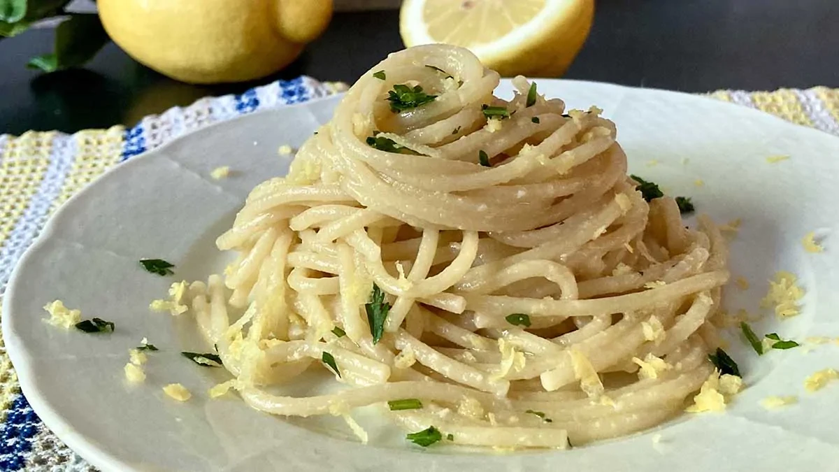 Aglio olio spaghetti
