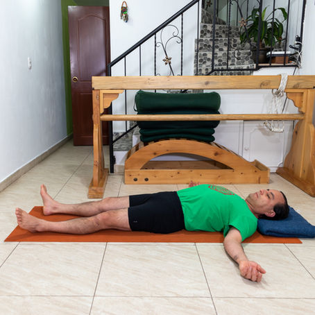 ¿Cómo practicar la postura de relajación?