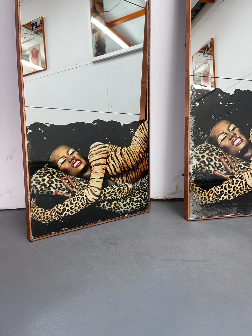 Thumbnail: Jones Mirror