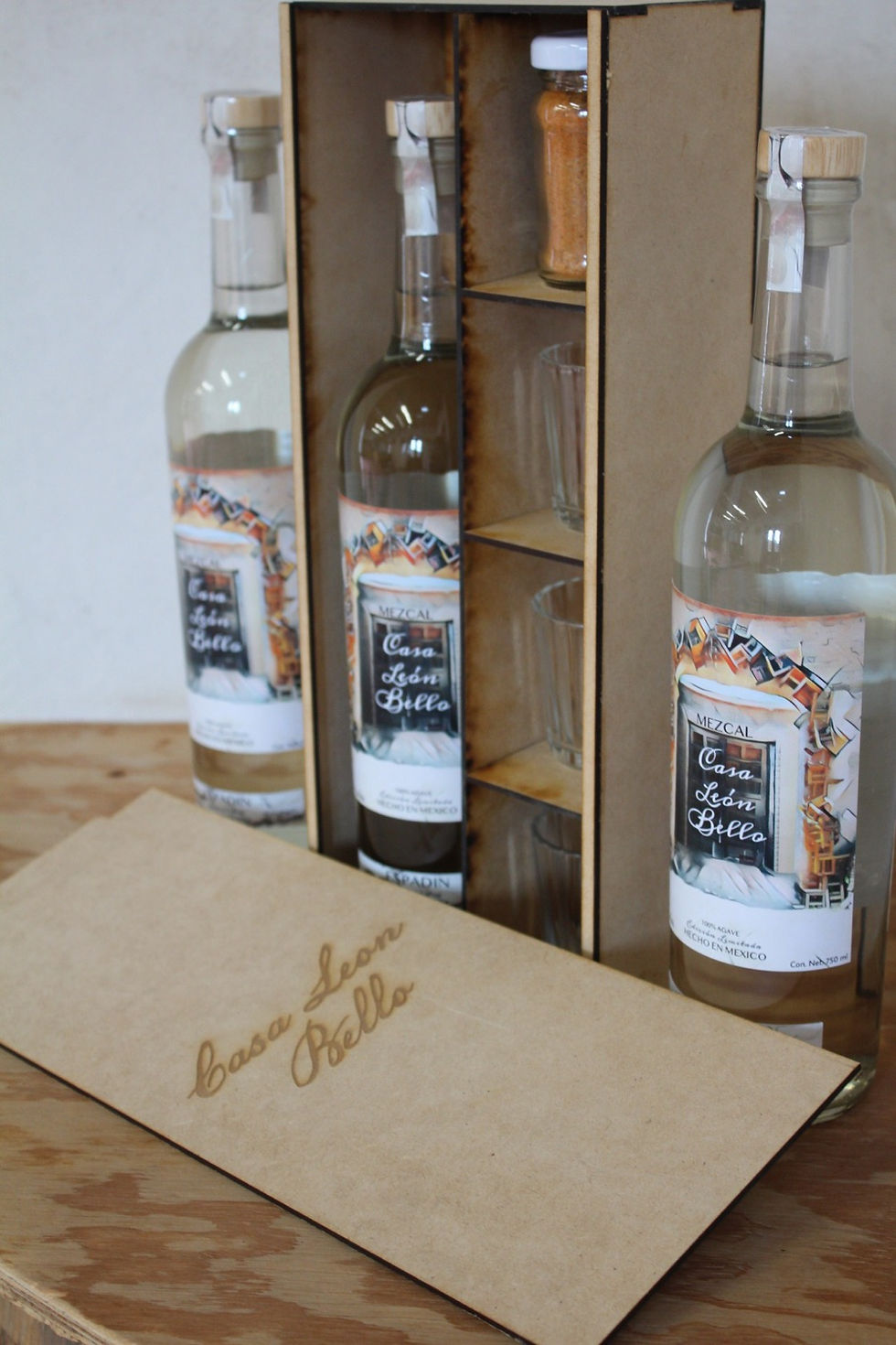 Miniatura: CAJA DE REGALO ESPADIN joven 