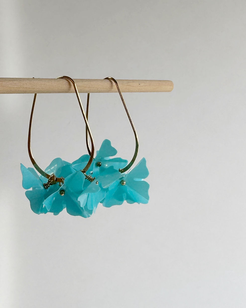 Thumbnail: Beatrice - Recycled Flower Oval Hoop Earrings in Gold and Blue (E293)