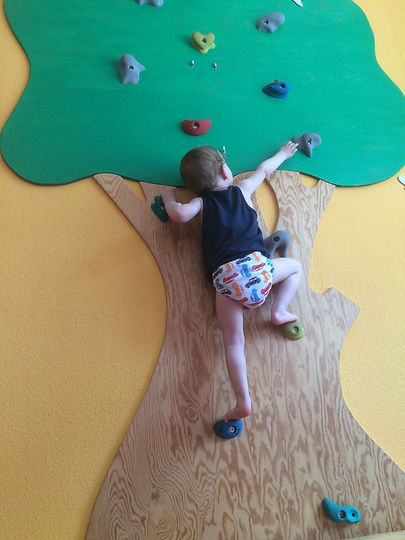 climbing with pampers