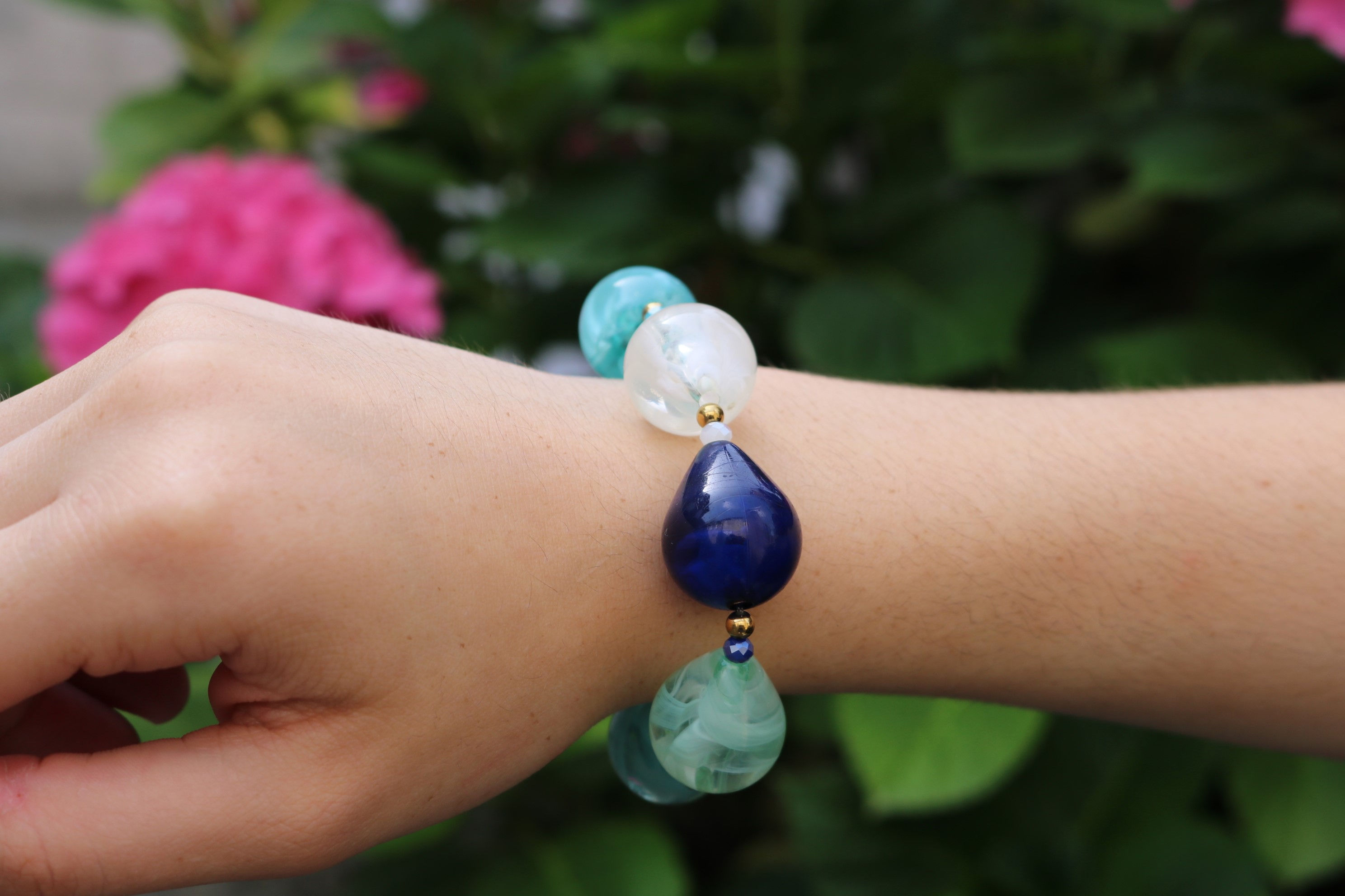 Bracelet original femme acier inoxydable doré, résine bleu et blanc mile mila