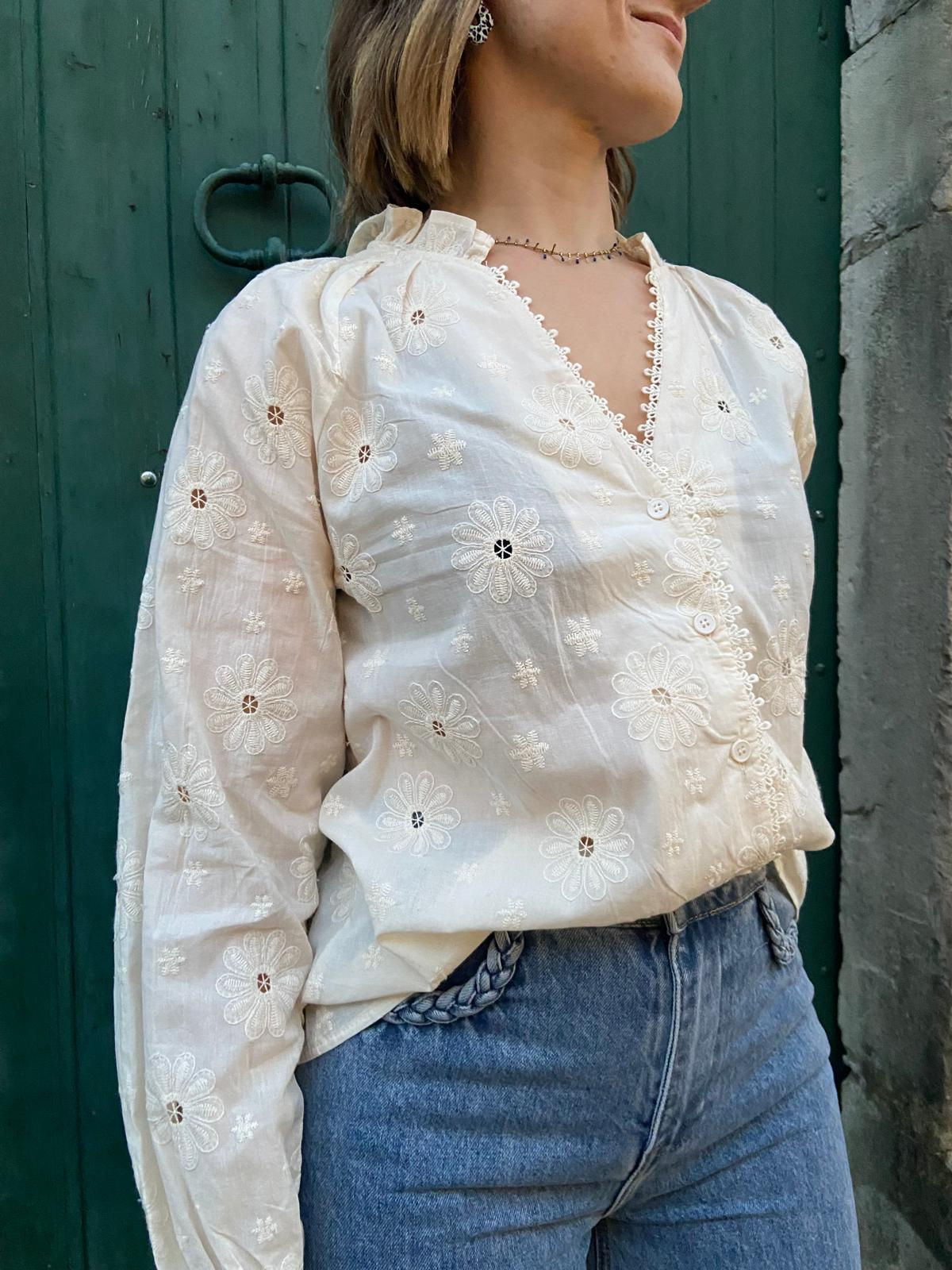 Chemise originale femme crème brodée fleurs Lya coton season