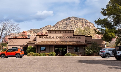 Plaza.Del.Oeste.1.jpg