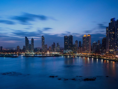 ¿Por qué Panamá es un destino atractivo para inversionistas extranjeros?