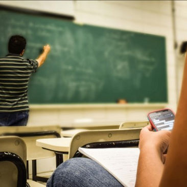 DEMOCRACIA E EDUCAÇÃO: UMA LUTA CONSTANTE