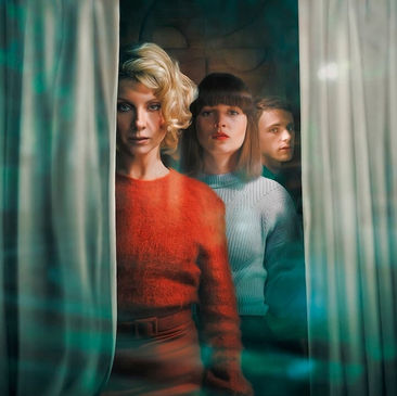 A SÉRIE "SAGRADA FAMÍLIA" E A MATERNIDADE.