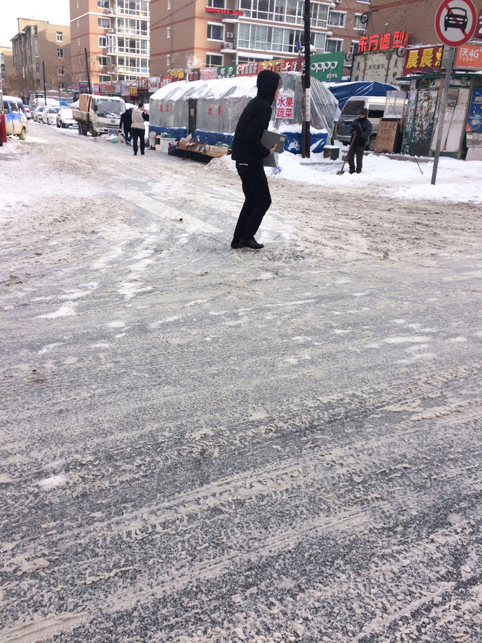 Share with me todays street scenes. I went from my apartment, to the bank, to the art-shop and then