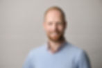 Julius Valentin Nagel, Produktmanager und Vertrieb bei Diwima, ist in einem professionellen Portrait zu sehen.