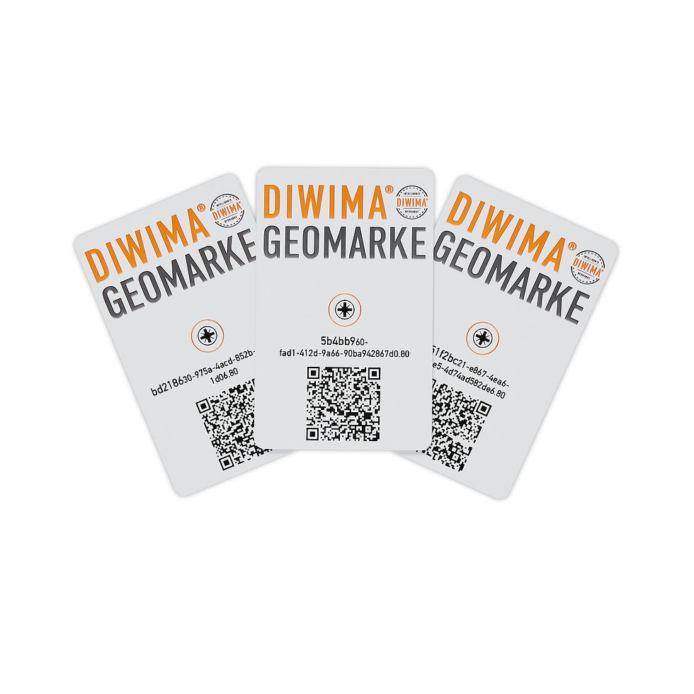 Drei Geomarken mit QR-Code, NFC Chip und eindeutiger Kennzeichnung