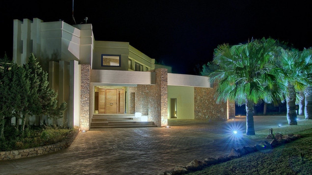 Exterior 11.jpeg