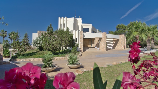 Exterior 2.jpeg