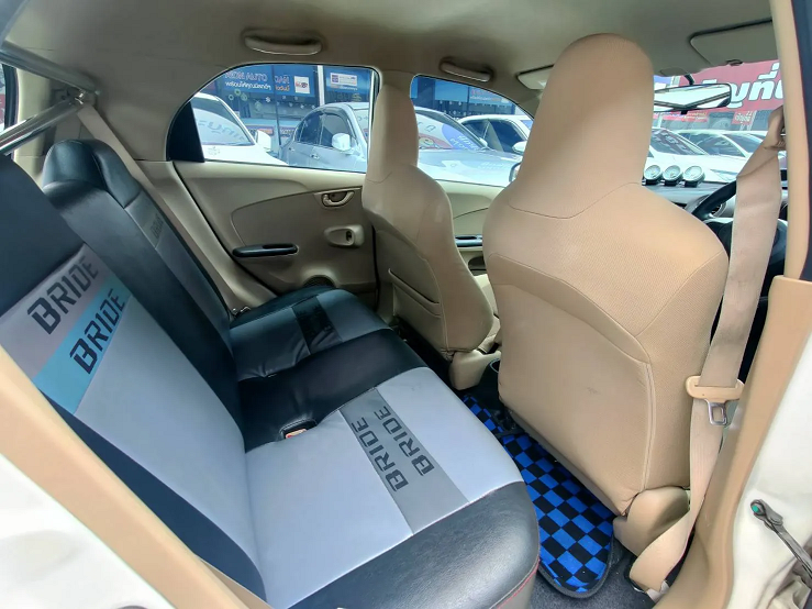 ภาพขนาดย่อ: HONDA BRIO 5 ประตู 1.2V  i-VTEC 2012 เพียง 289,000 บาท