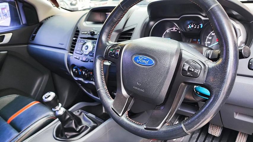 ภาพขนาดย่อ: Ford Ranger Cab 2.2 Wildtrak Cruise control ปี2013 เพียง 419,000 บาท