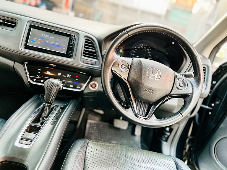 ภาพขนาดย่อ: HONDA HRV 1.8E เบนซิน 4 สูบ 16 วาล์ว SOHC i-VTEC ปี 2019 เพียง 729,000 บาท