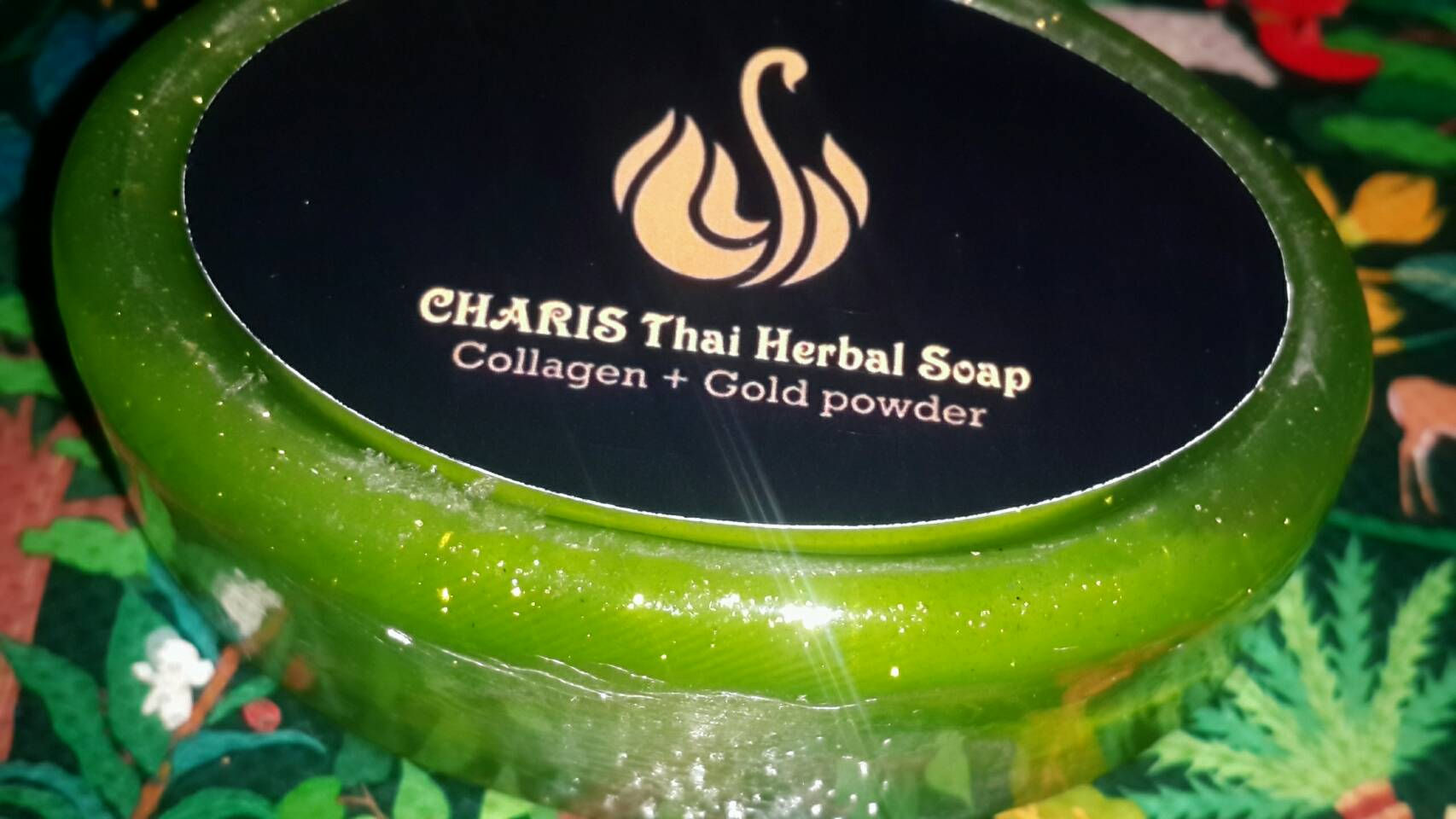สบู่สมุนไพร (คอลลาเจน+ผงทองคำ) "ชาริส"