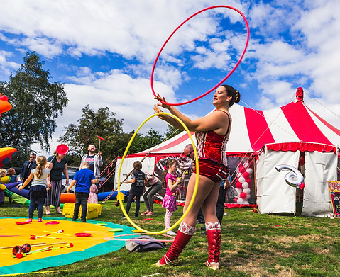 children's kids circus party birthday hula hoop juggling fun