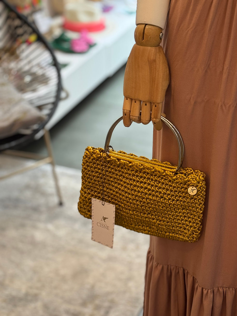 Cluth en Croché y herraje plateado