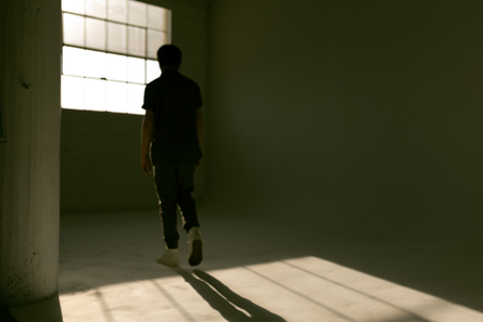 CARSON FERRIS Releases Haunting New Single "Ghosts"