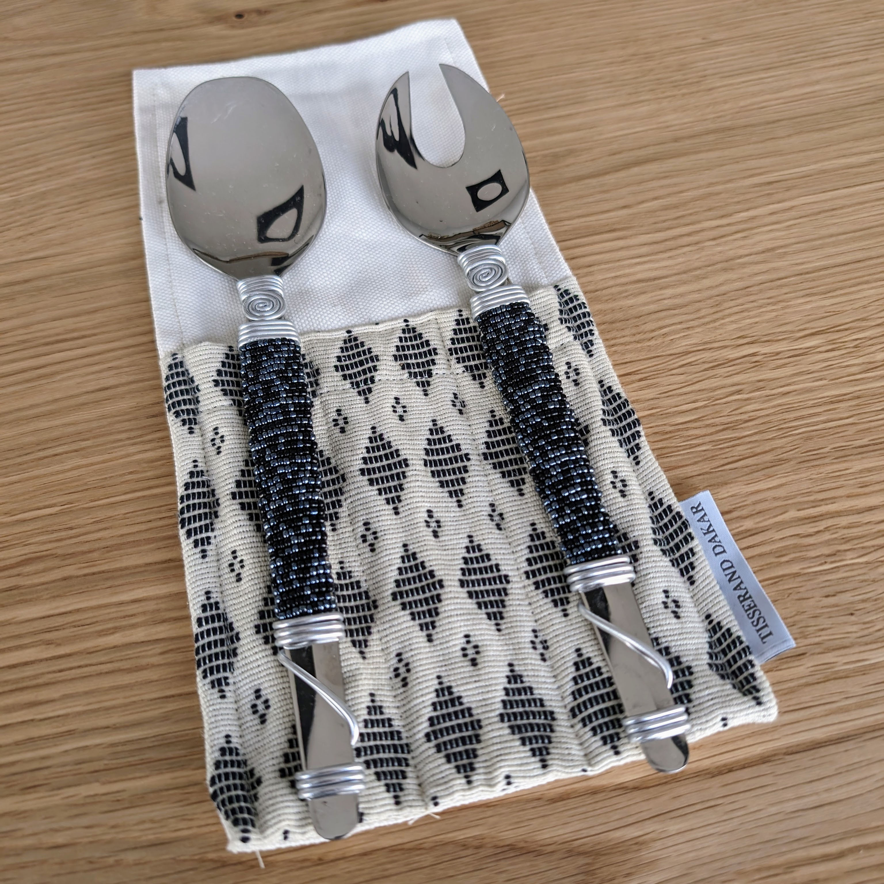 Etui Pagne Tissé & Cuillières à Servir en Perles - Tisserand - Petit Victoria