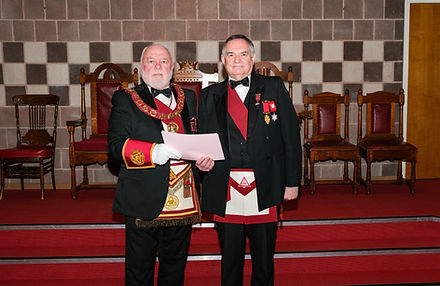 DDGK R.E. Comp Tom McCurley presents E.Comp. David Dowey with his 25 Year Jewel and Certificate