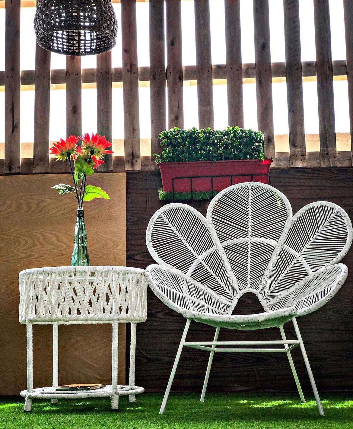 Butaca Flor en tono blanco