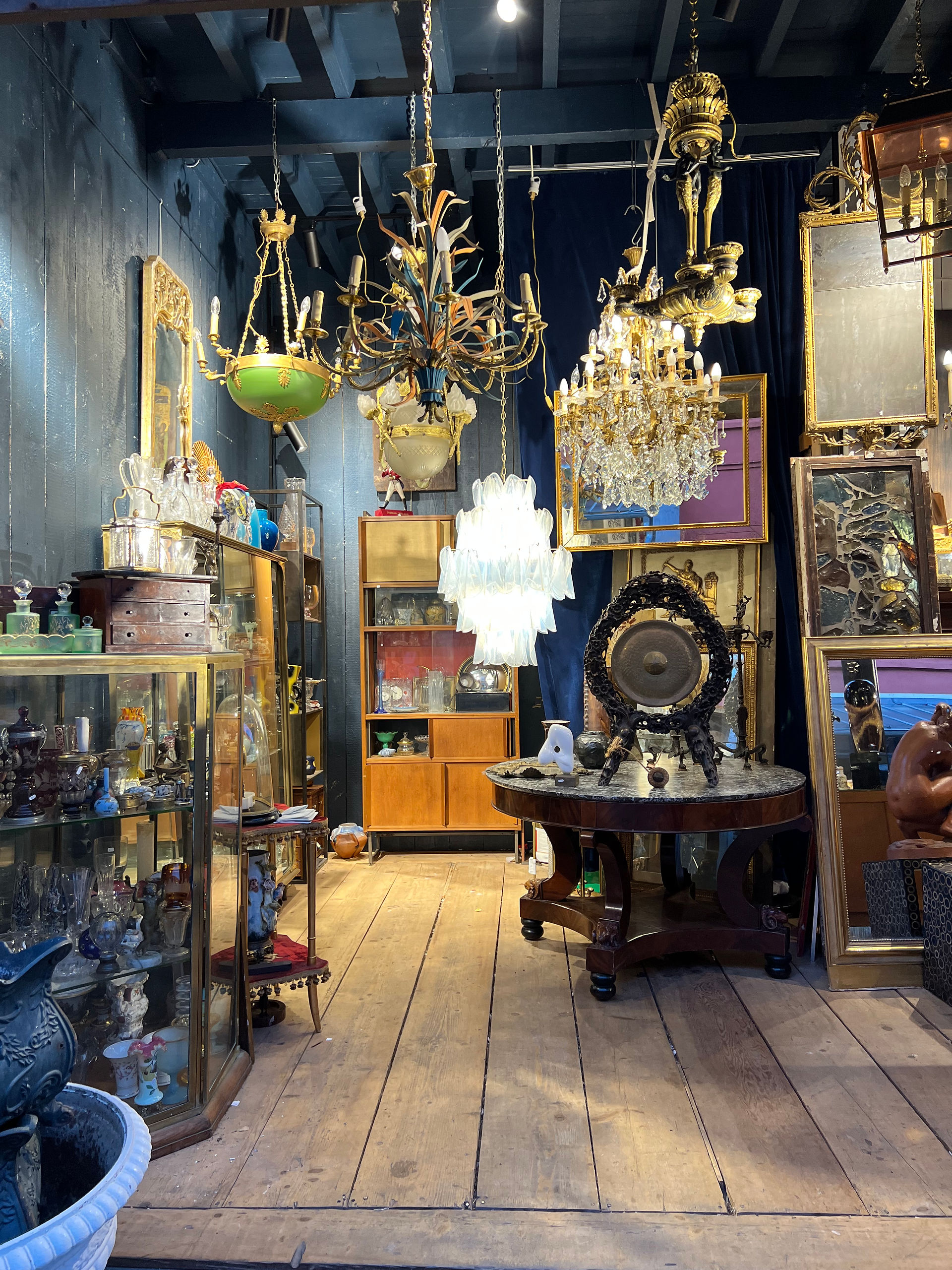Paul Bert Serpette Paris, Paul, Bert, Paul bert Serpette,  Paris, Sourcing antiques, Antiques market paris, Katie Longshaw-Pye, antique shopping, paris antique shopping,  interior designer, ribble valley interior designer, ribble valley, clitheroe, sourcing, antique sourcing, magpye creative interiors, Biron Market, art prints, lighting, antique lighting, unusual art, art sourcing, funiture sourcing, vintage furniture, sculpture, lancashire, unusual interiors, creative interior design, best interior designers