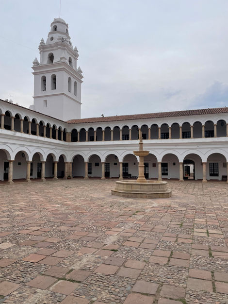 universidad mayor, real y pontificia de san francisco xavier de chuquisaca