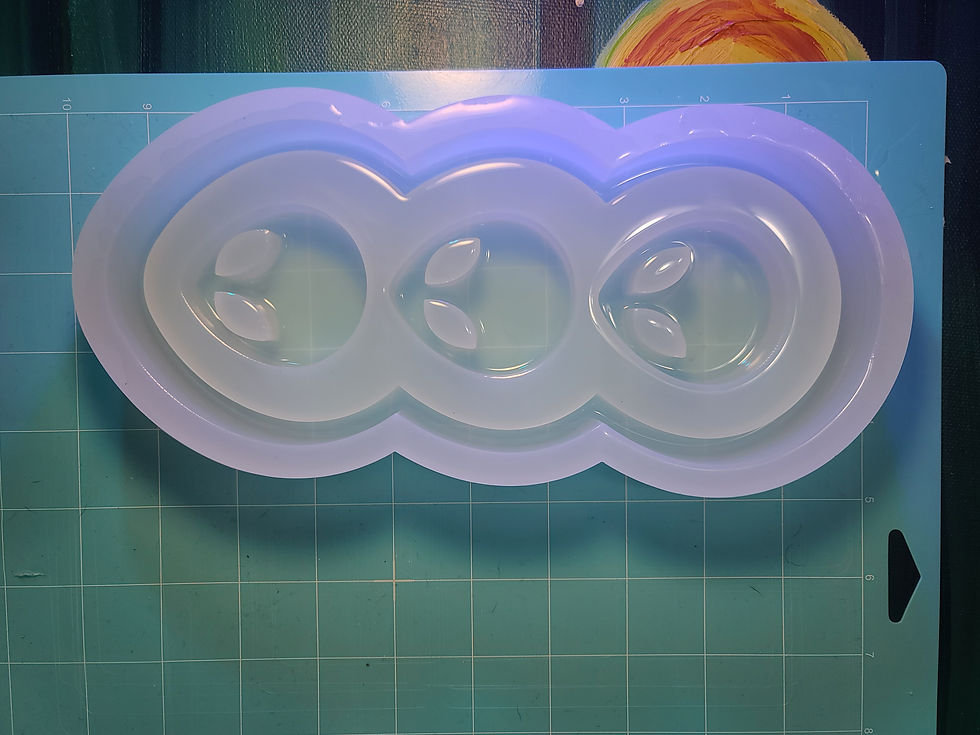 Thumbnail: Triple Alien Head Vertical Shiny Tray Decor Handmade Silicone Mold