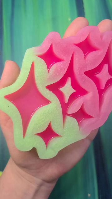 Thumbnail: Large Four Point Star Palette Magnet Glossy Handmade Silicone Mold