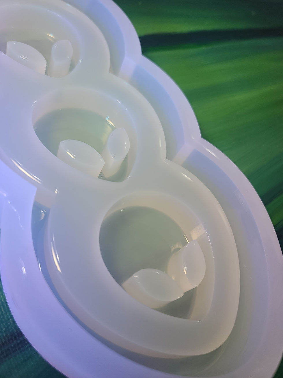 Thumbnail: Triple Alien Head Vertical Shiny Tray Decor Handmade Silicone Mold