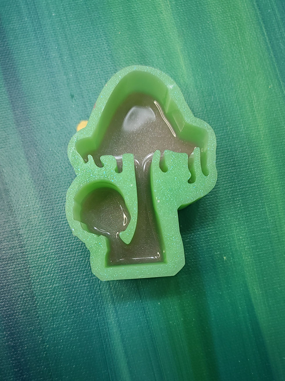 Small Standing Drippy Mushrooms Silicone Mold