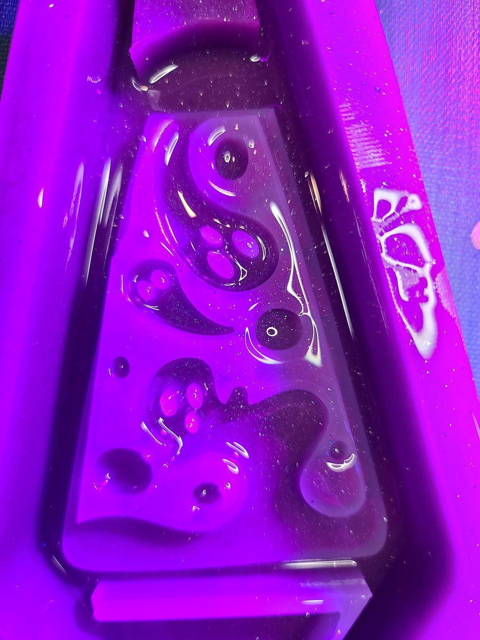 Thumbnail: XL Ghost Lava Lamp Standing Glossy Handmade Silicone Mold