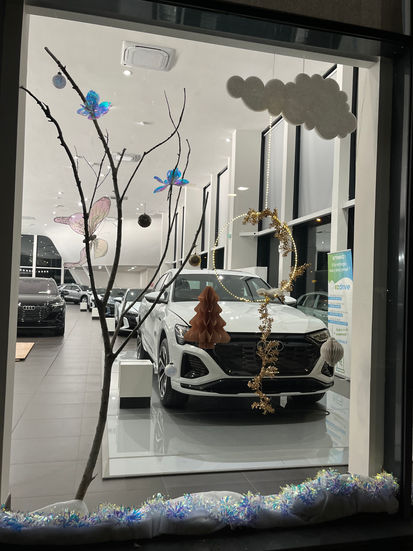 CHRISTMAS DECOR 24 - AUDI SHOWROOM 