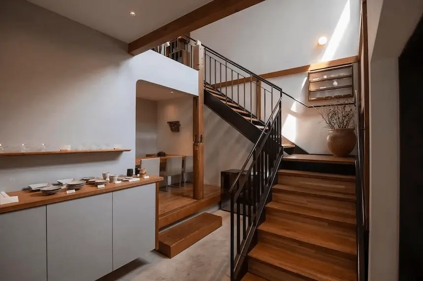 東京神樂坂的法式料理HASABON 店內空間由老宅改建
